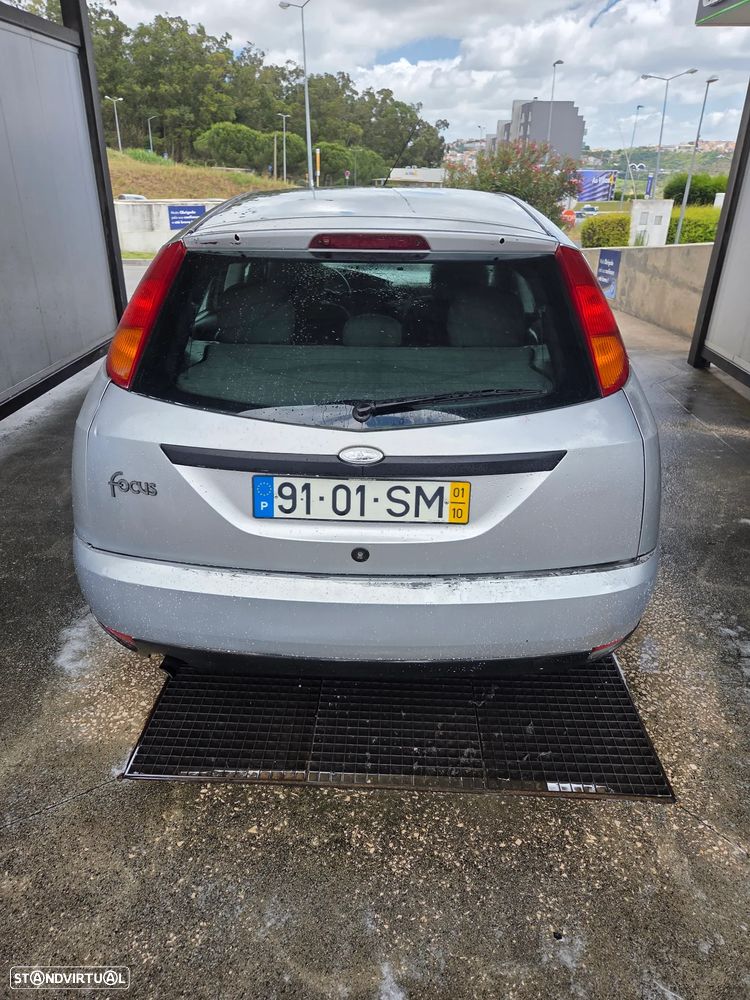 Ford Focus 1.6 Ghia - 4