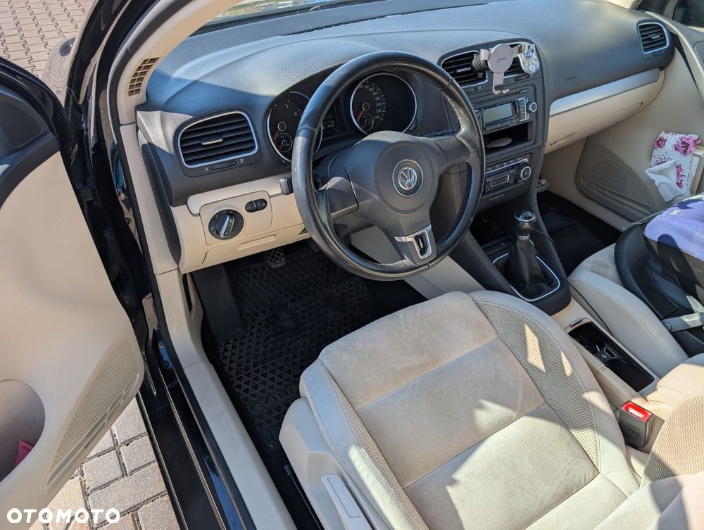Volkswagen Golf - 6