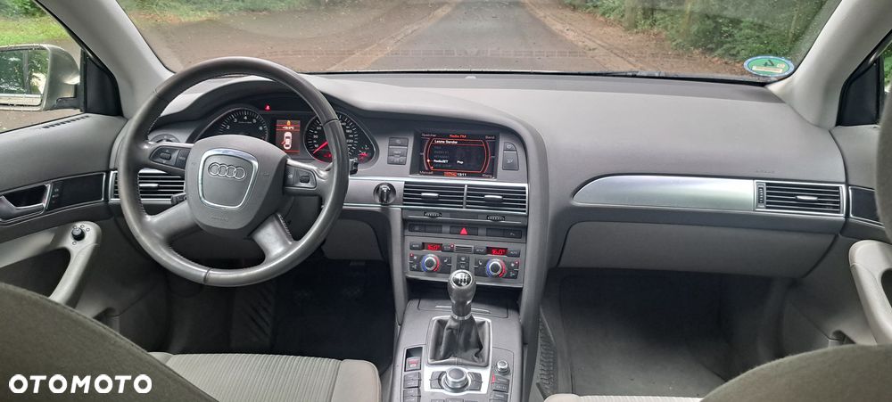 Audi A6 Avant 2.4 - 12