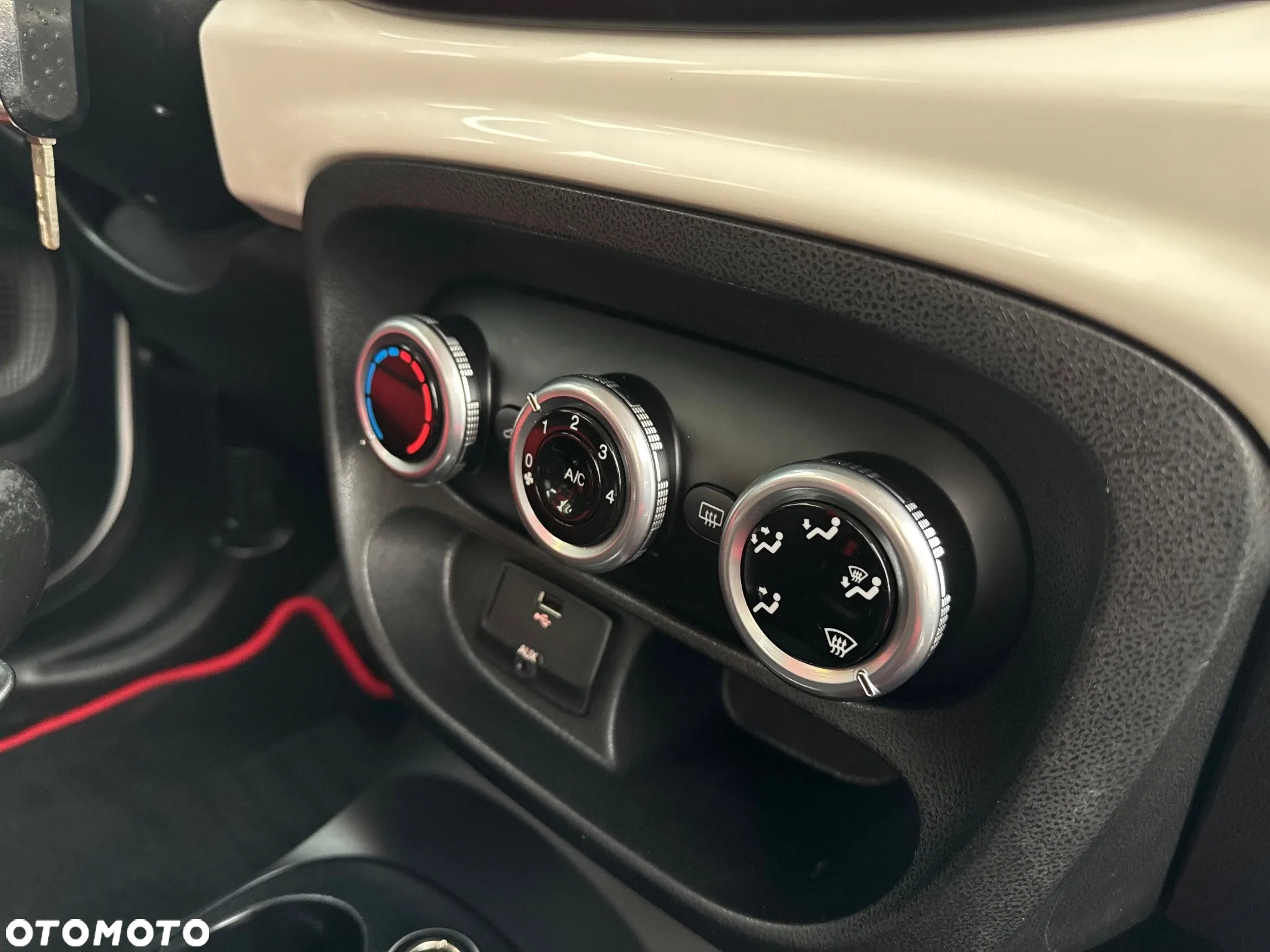 Fiat 500L 0.9 TwinAir Cross - 27