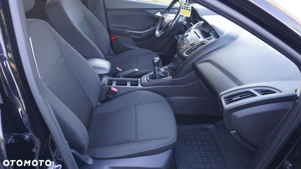 Ford Focus 1.6 SYNC Edition - 16