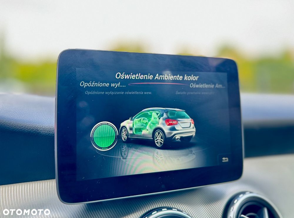 Mercedes-Benz GLA 200 7G-DCT Urban - 23