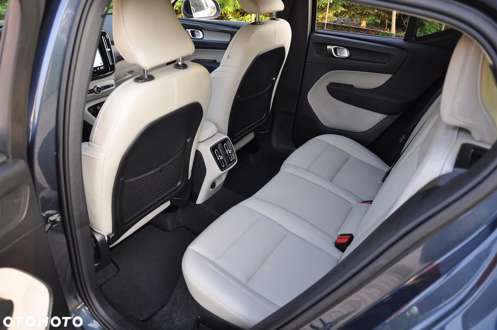 Volvo XC 40 - 24