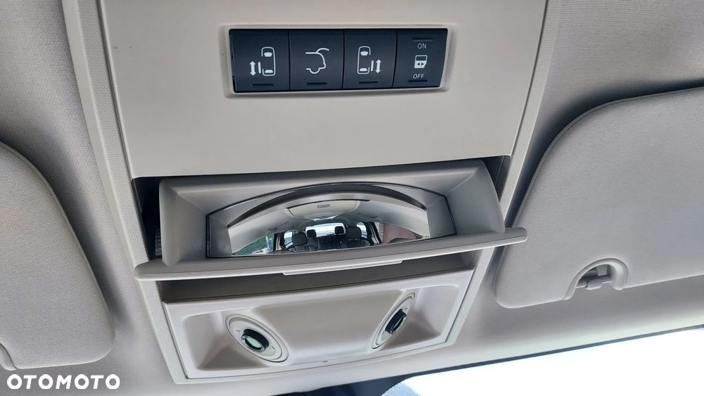 Chrysler Town & Country 3.6 Limited - 15