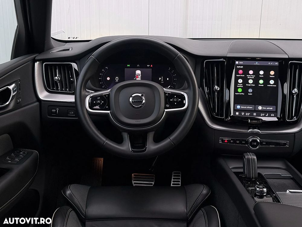 Volvo XC 60 B4 D Plus Dark - 24