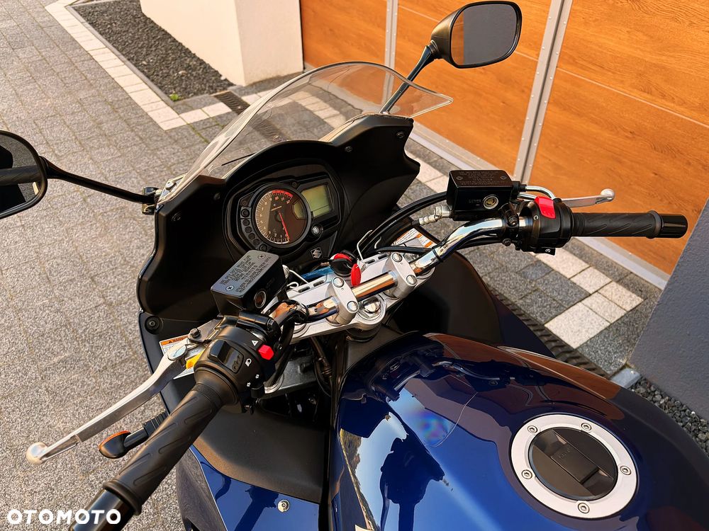 Suzuki GSX - 7