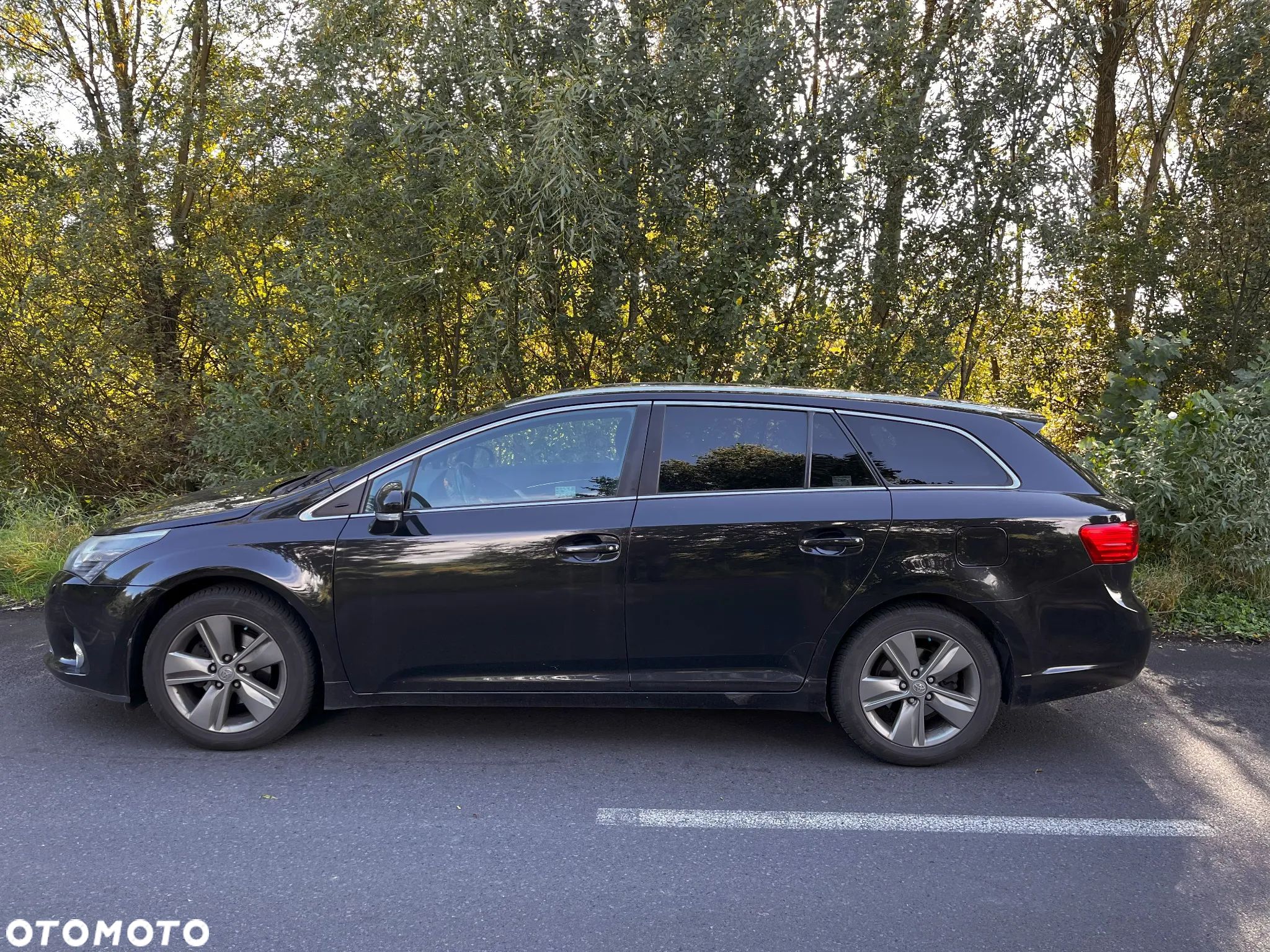 Toyota Avensis 2.0 D-4D Premium - 1