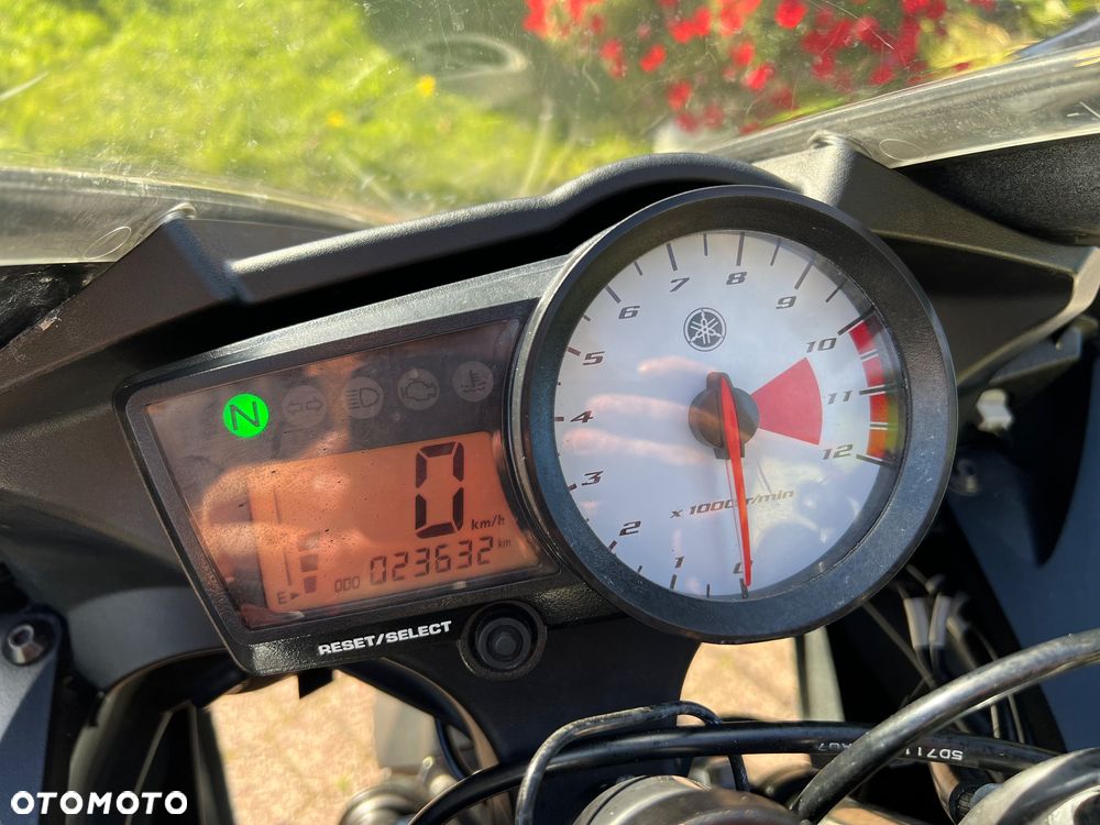 Yamaha YZF - 32
