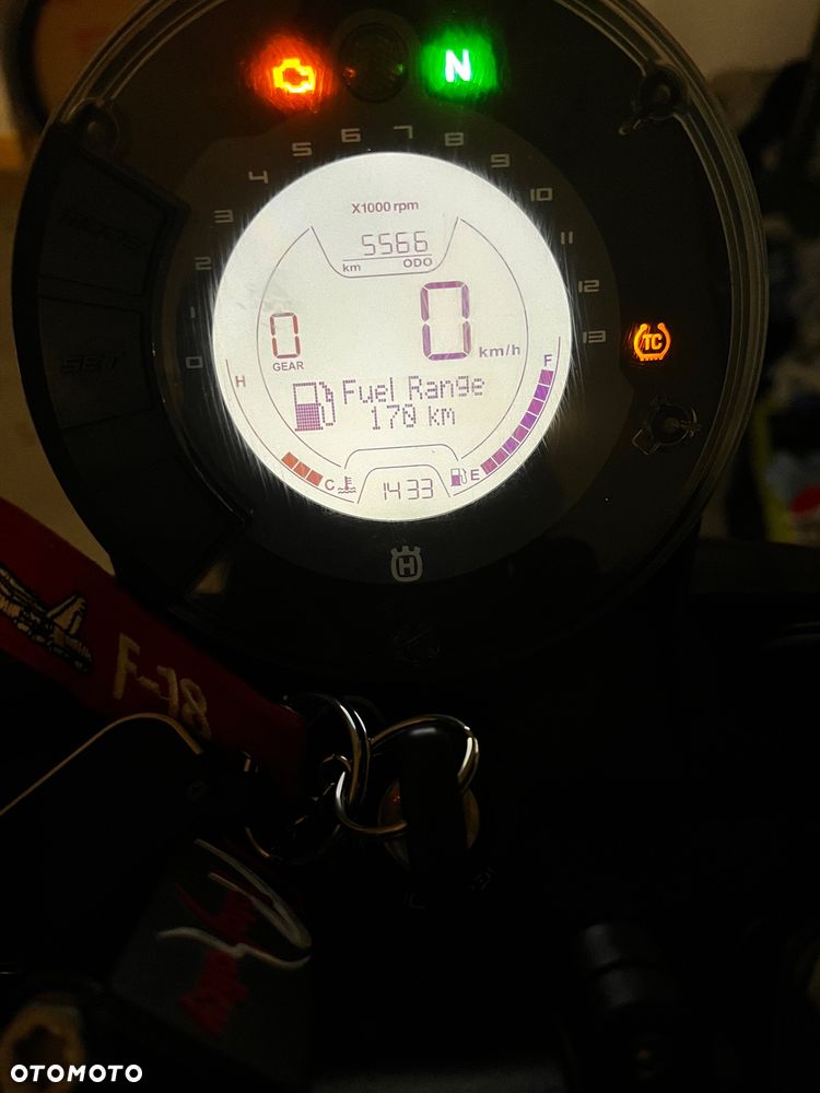 Husqvarna Svartpilen - 12