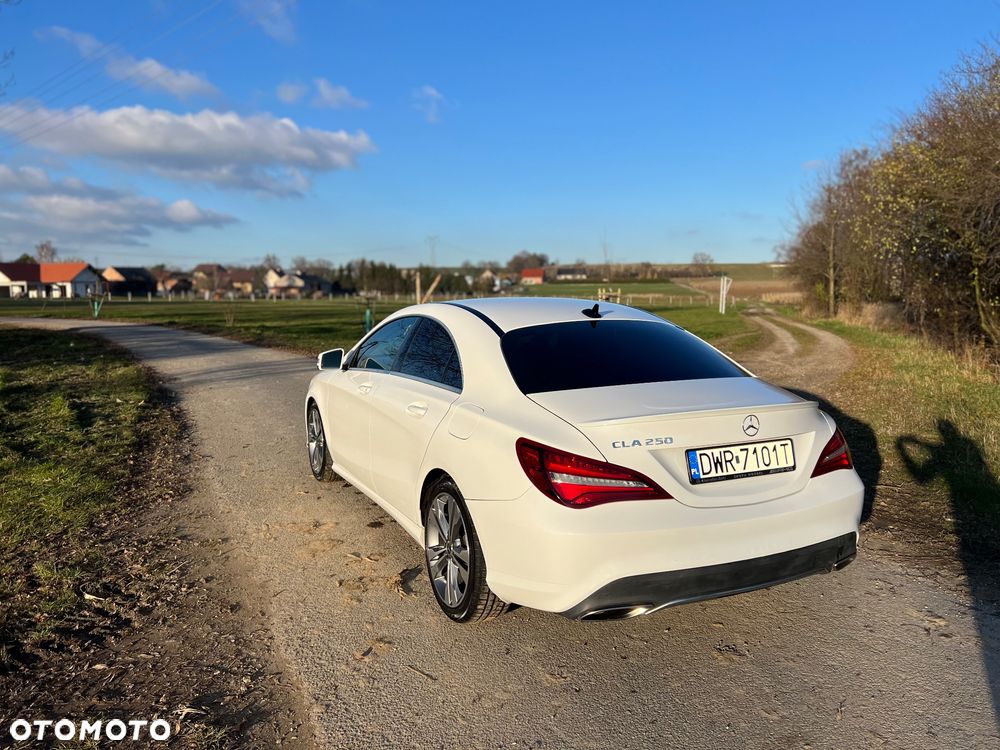 Mercedes-Benz CLA 250 7G-DCT Sport - 10