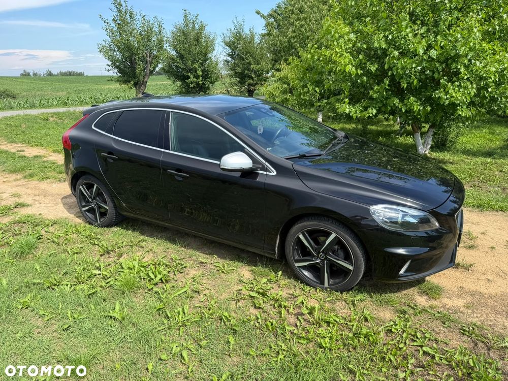 Volvo V40 D2 Drive-E R-Design Kinetic - 2