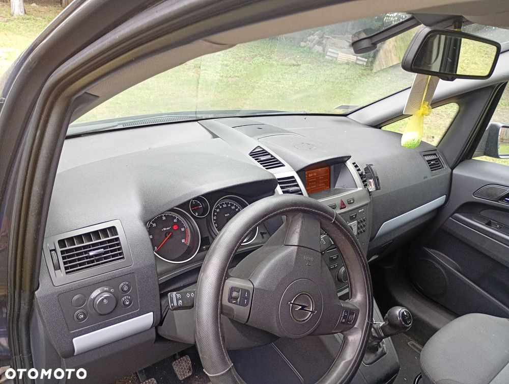 Opel Zafira - 8