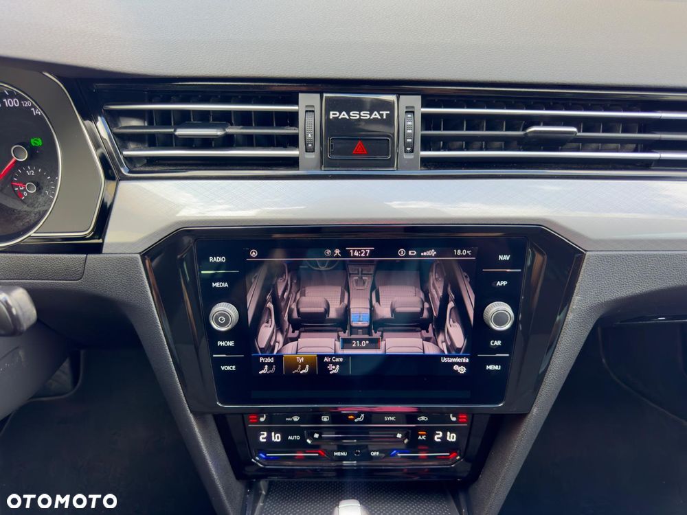Volkswagen Passat Variant 2.0 TSI Business DSG - 20