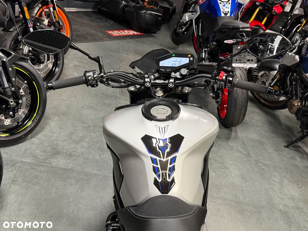Yamaha MT - 24