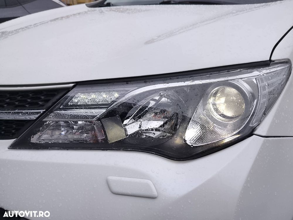 Toyota RAV4 2.2 D-4CAT 4WD Aut Executive - 9