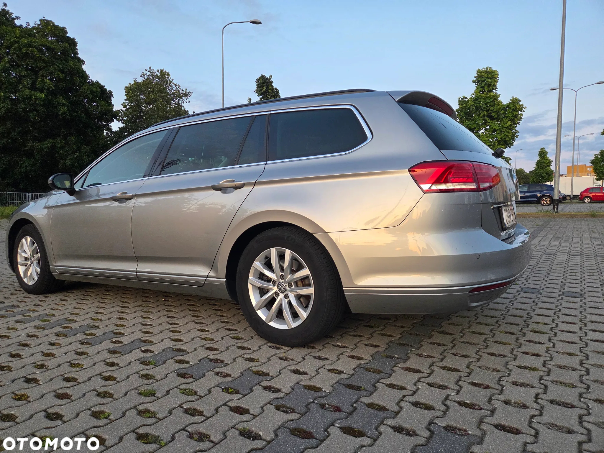 Volkswagen Passat - 7
