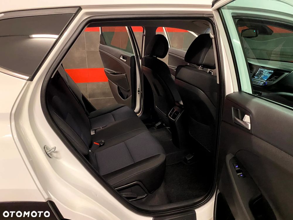 Hyundai Tucson 1.6 GDi 2WD Select - 26