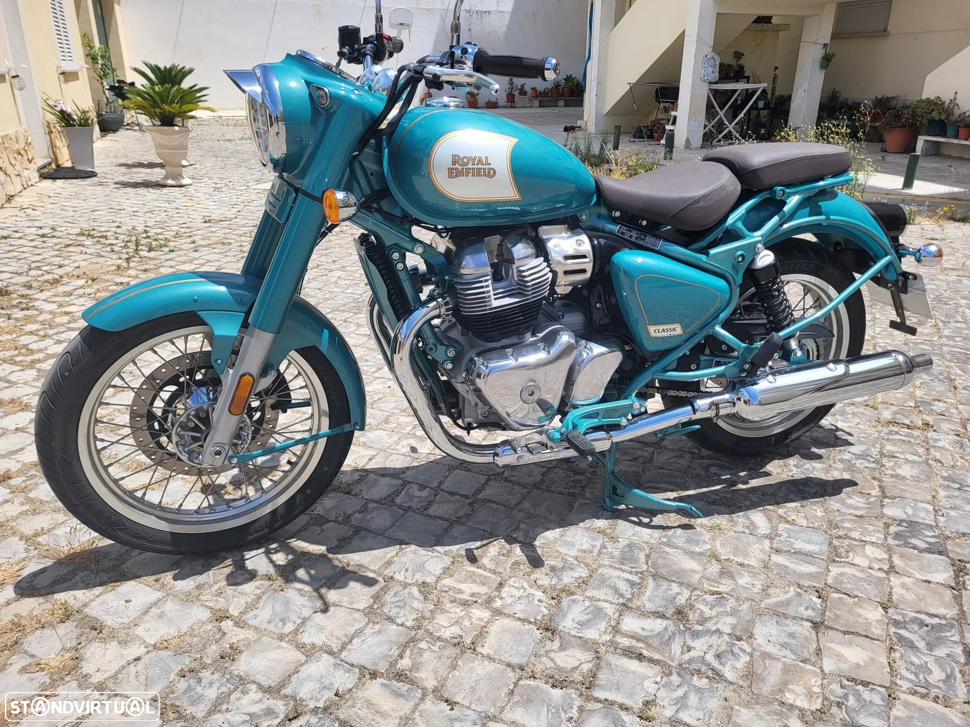 Royal Enfield Classic - 1