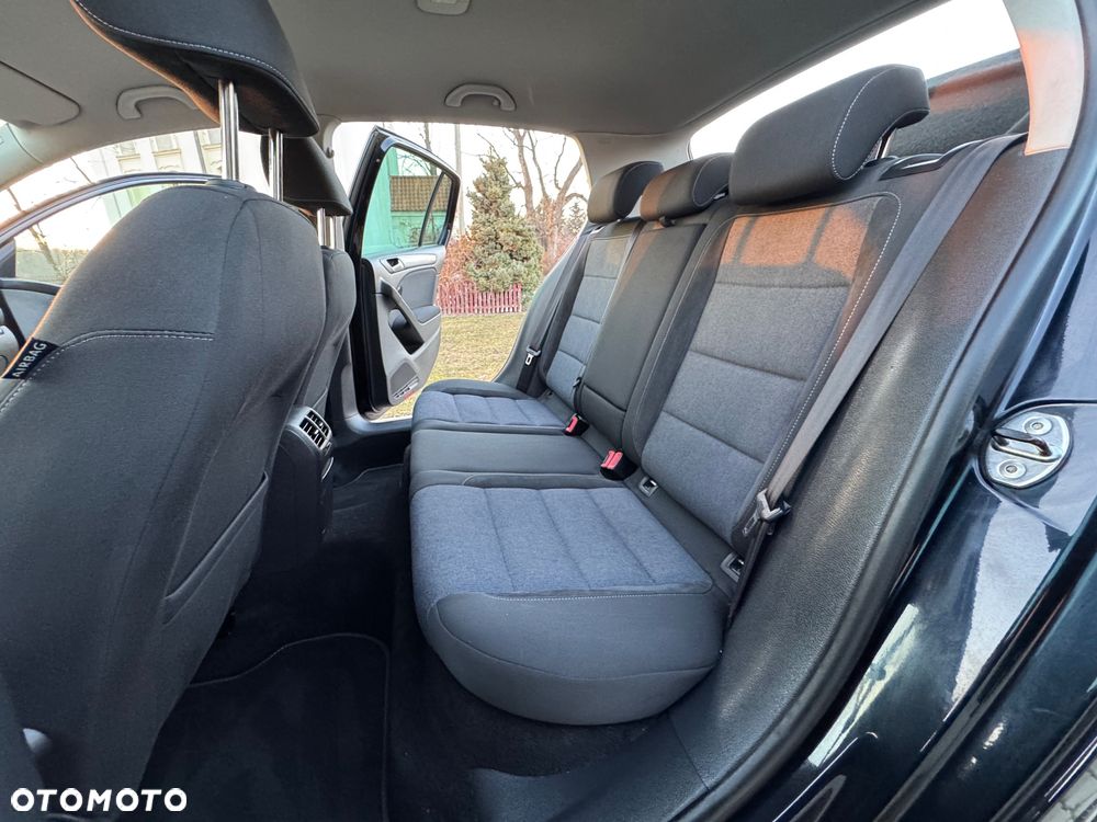 Volkswagen Golf - 23