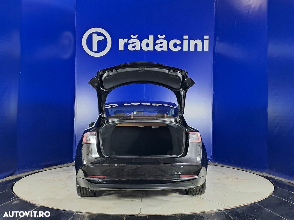 Tesla Model 3 - 17
