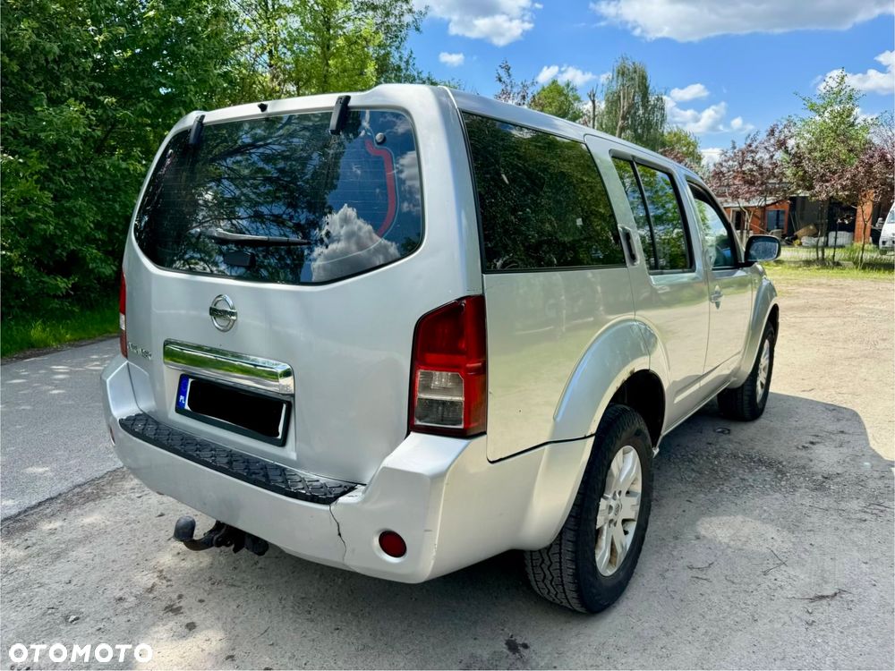 Nissan Pathfinder 2.5 DCi Elegance + - 6