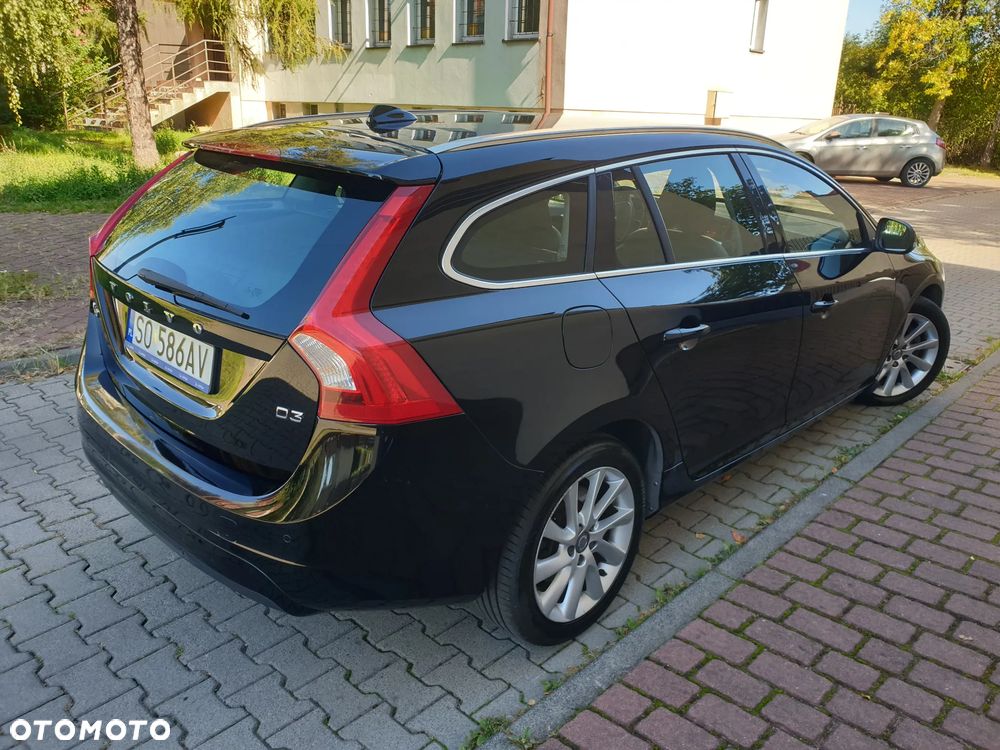 Volvo V60 D3 Geartronic Summum - 16