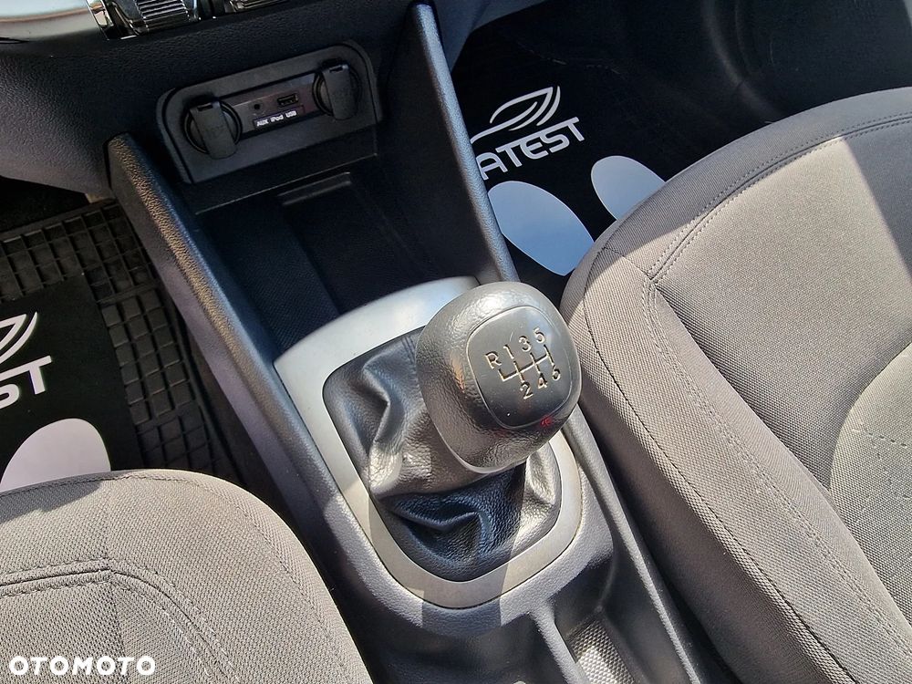Kia Rio - 17