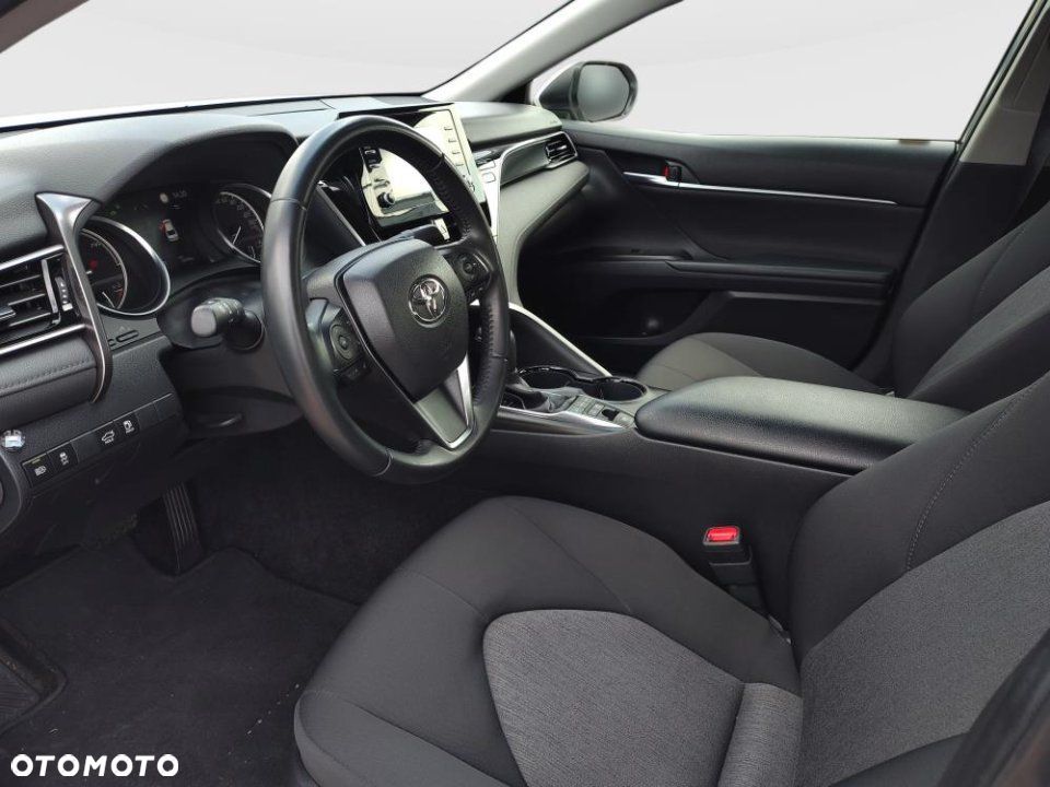 Toyota Camry - 12