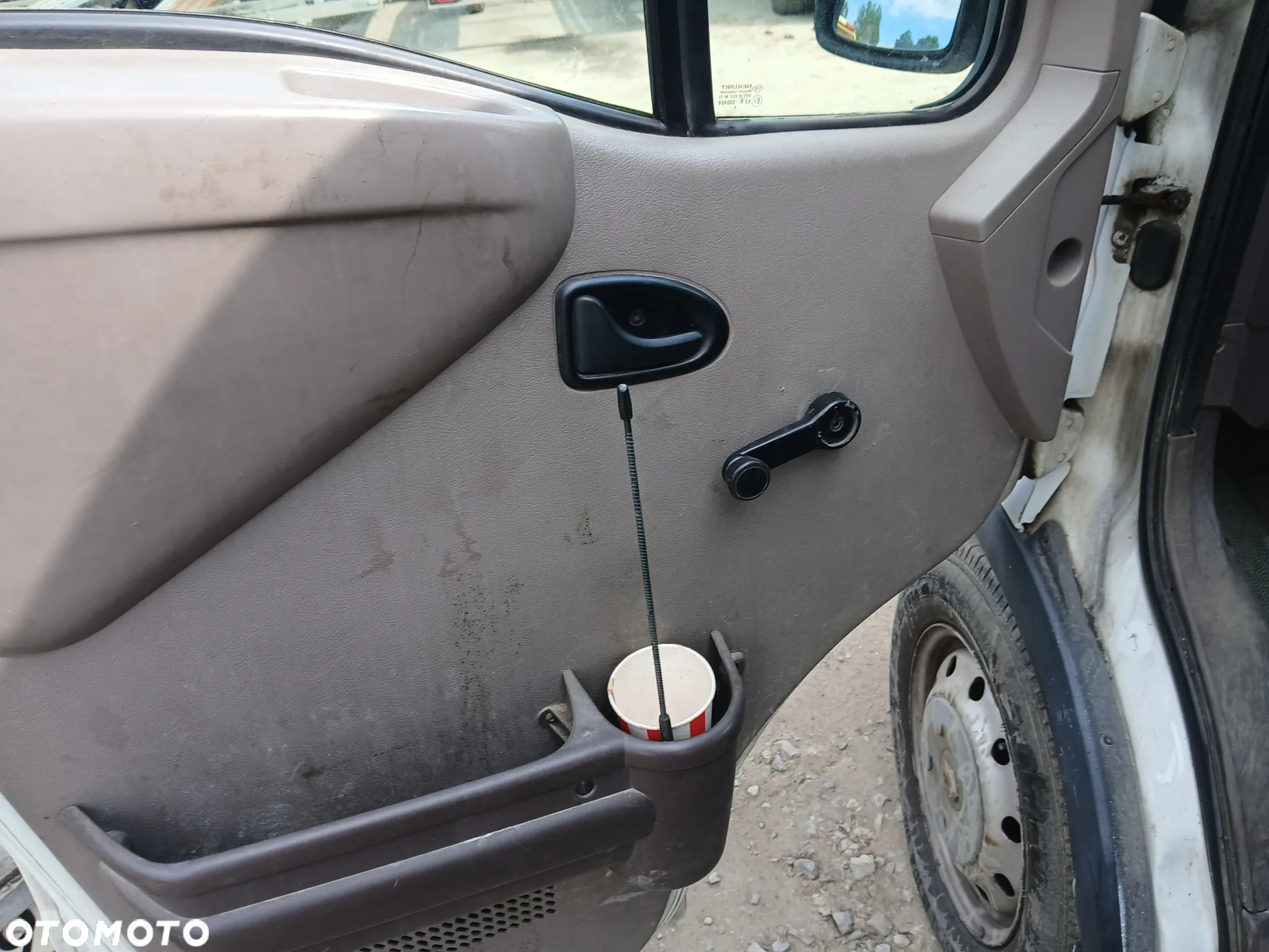 renault master II  fotel fotele kanapa deska kokpit podsufitka boczek boczki klamka podłokietnik licznik - 2