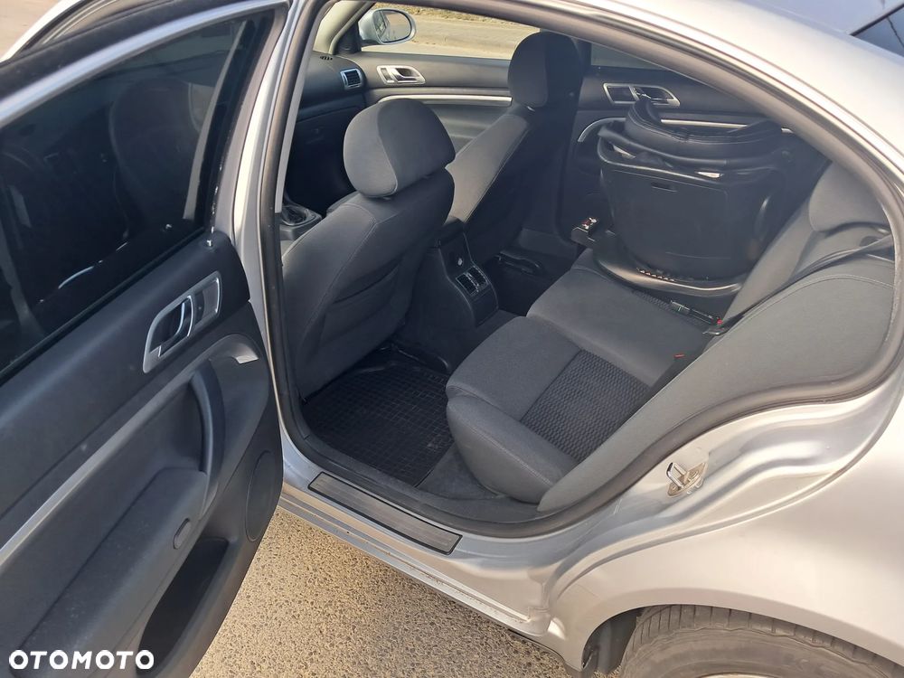 Skoda Superb 2.0 TDI DPF Comfort - 5