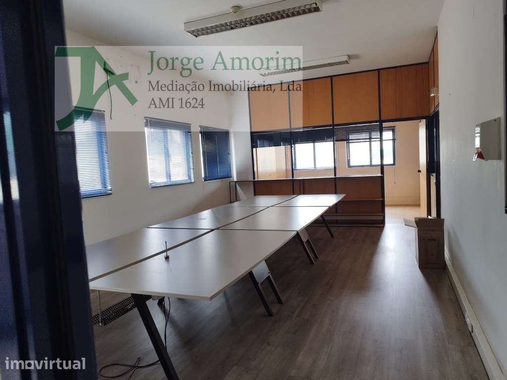 Excecional armazém com 600 m2. 5 gabinetes. - Grande imagem: 5/9