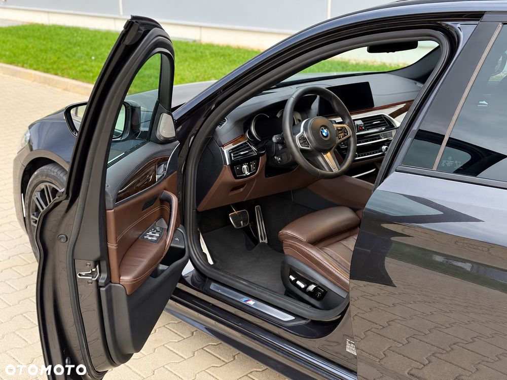 BMW Seria 5 540i M Sport sport - 24