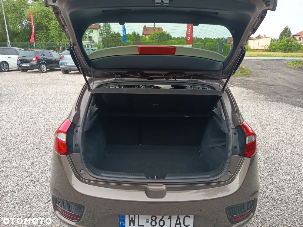 Kia Ceed 1.6 GDI Dream Team Edition - 33