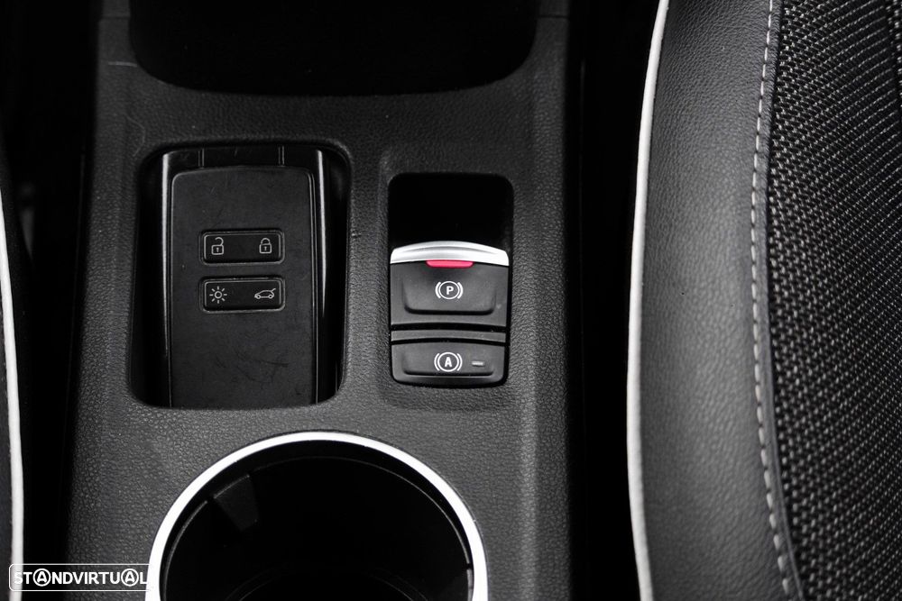 Renault Captur 1.0 TCe Techno Bi-Fuel - 24