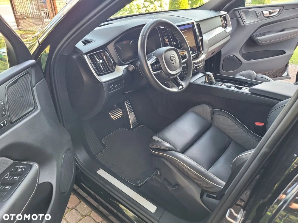 Volvo XC 60 T6 AWD Recharge Geartronic RDesign - 9