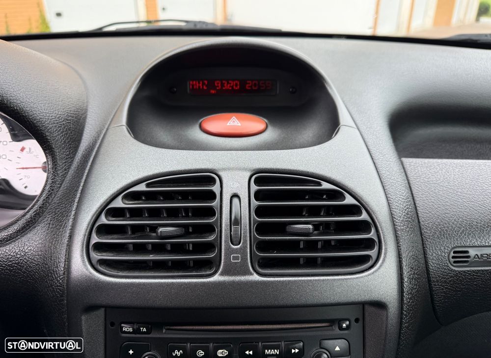 Peugeot 206 1.1 XT - 21