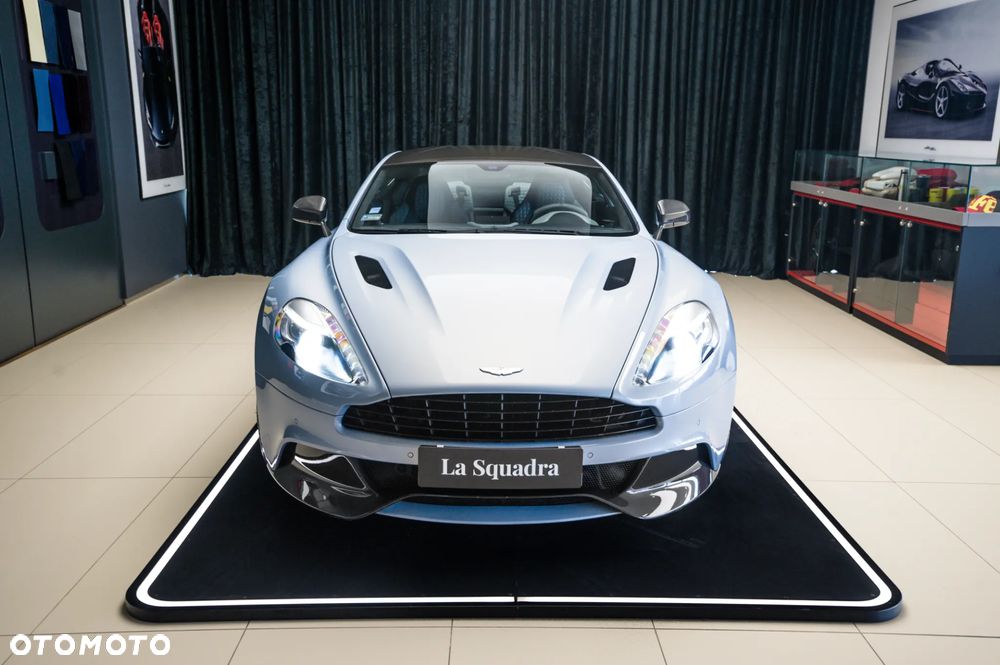 Aston Martin Vanquish - 26