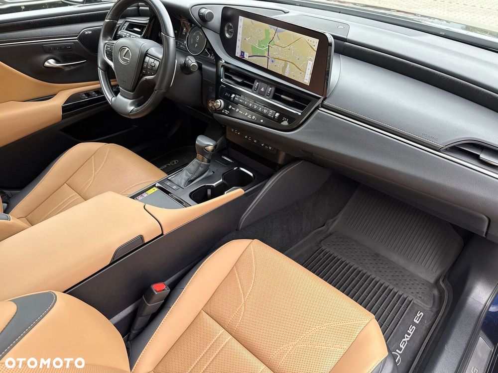 Lexus ES 300h Prestige - 19