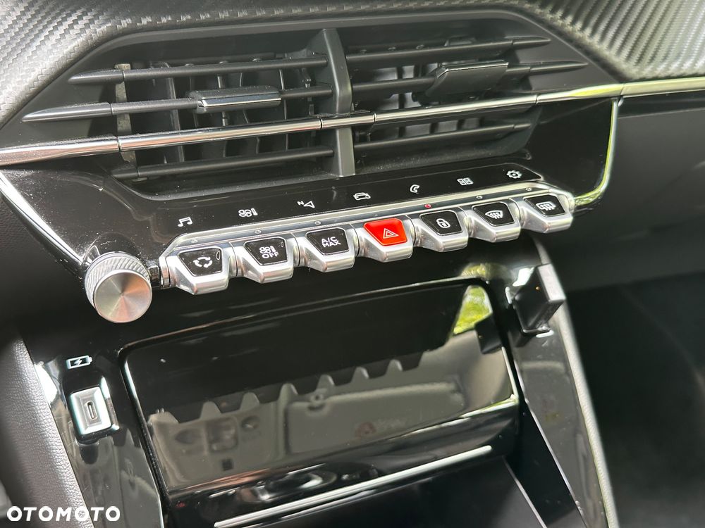 Peugeot 2008 1.2 PureTech Allure Pack S&S EAT8 - 24