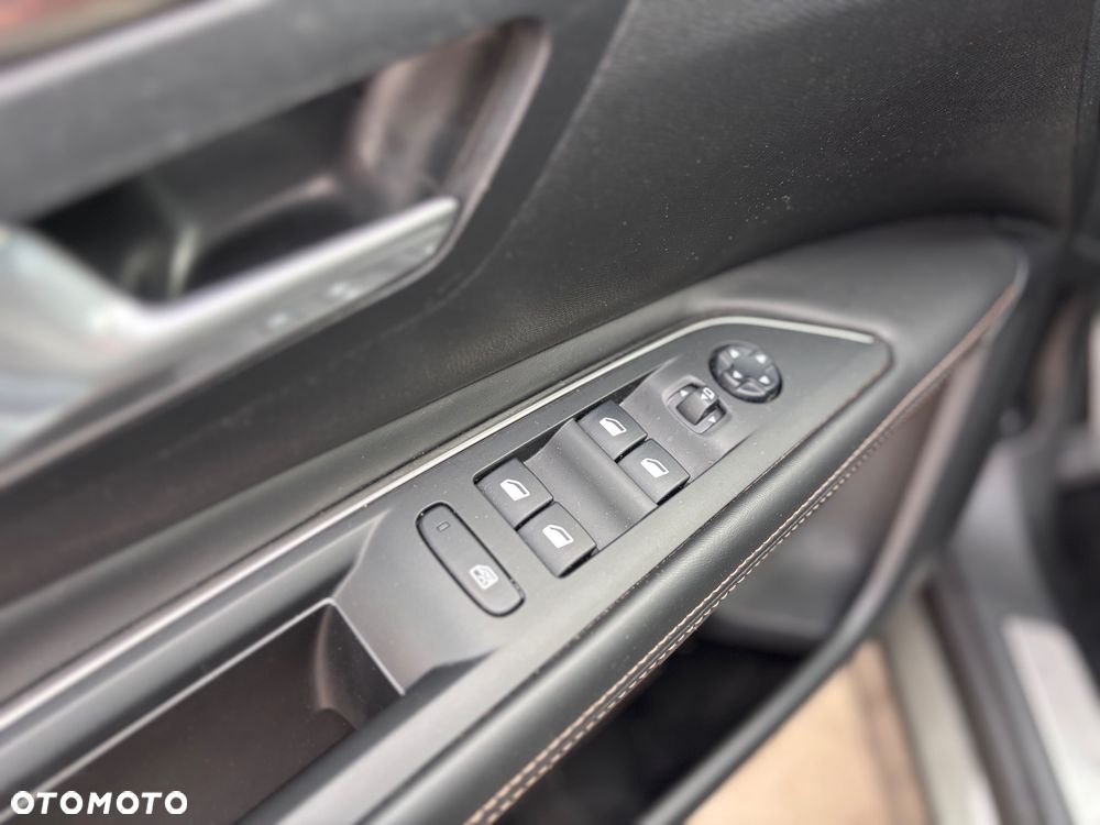 Peugeot 3008 BlueHDi 120 EAT6 Stop & Start Allure - 26