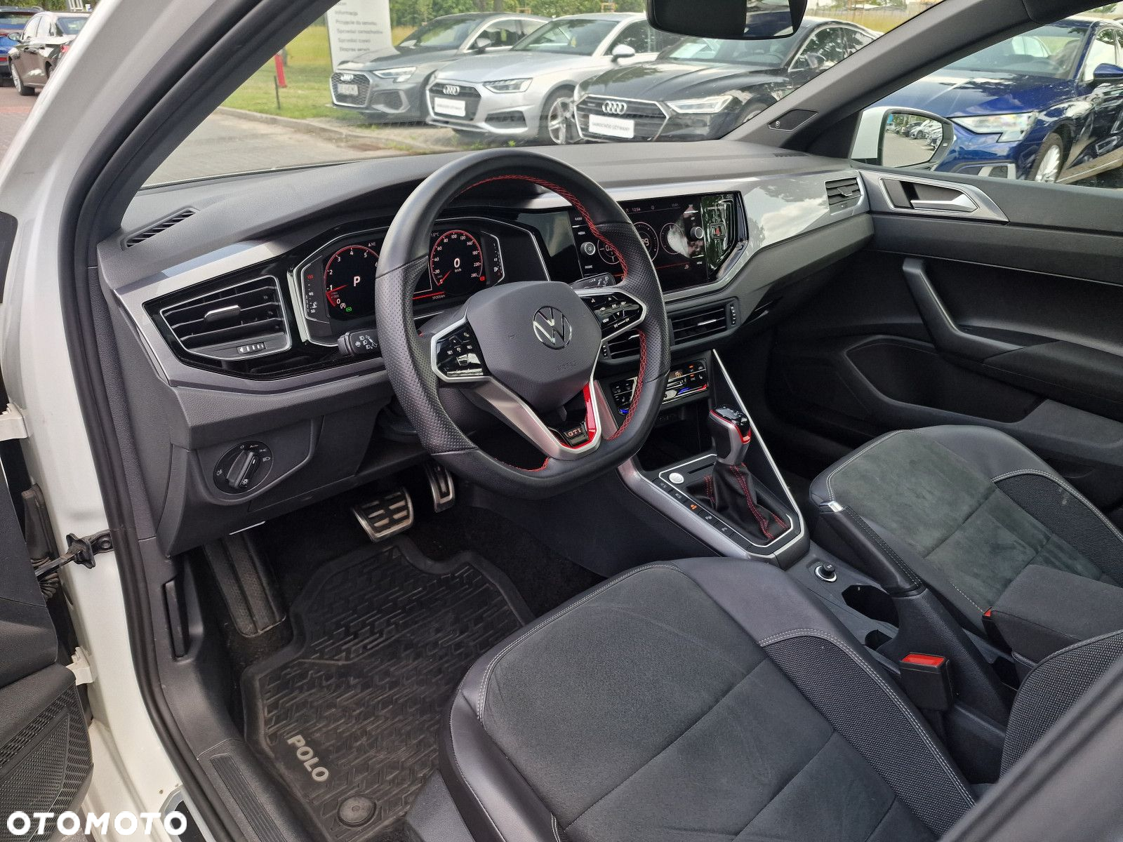 Volkswagen Polo 2.0 TSI GTI DSG - 12