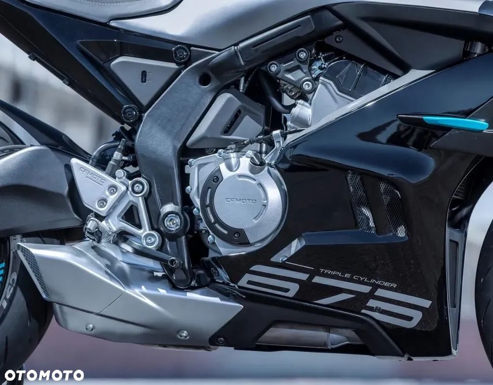 CFMoto 675SR - 12
