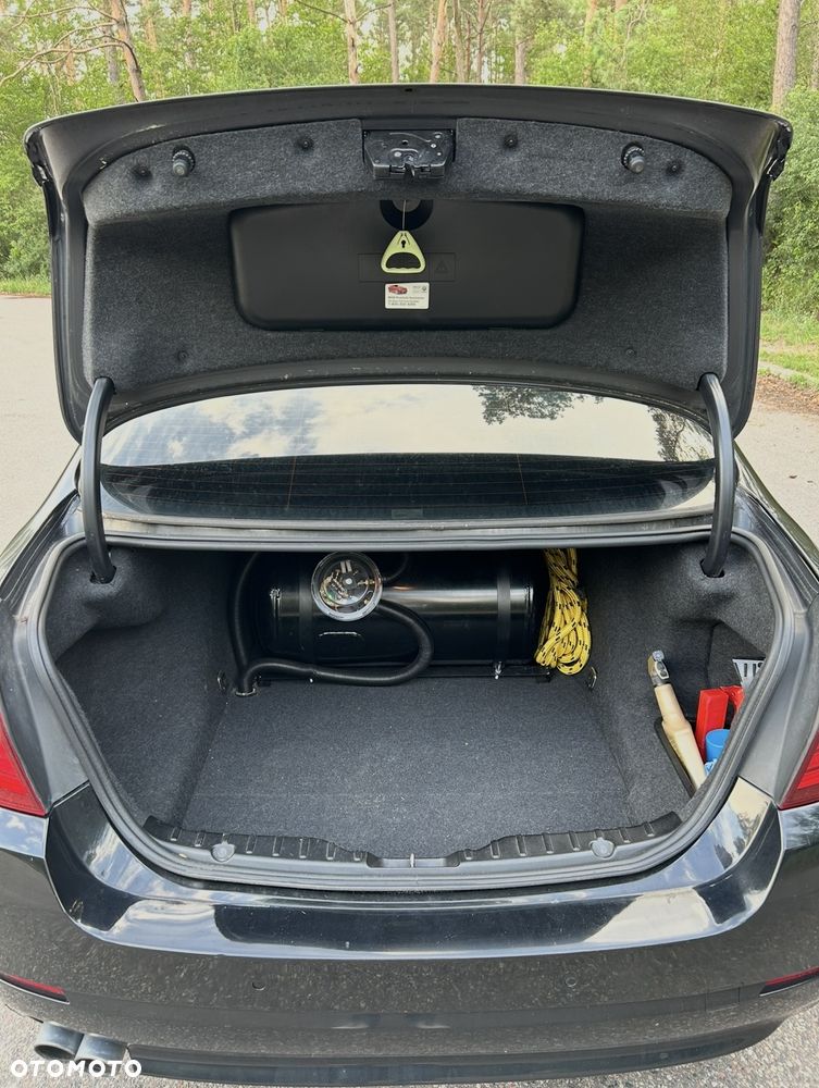 BMW Seria 5 528i - 5