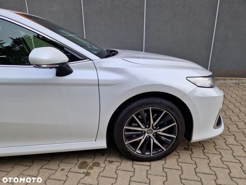 Toyota Camry 2.5 Hybrid Executive CVT - 16