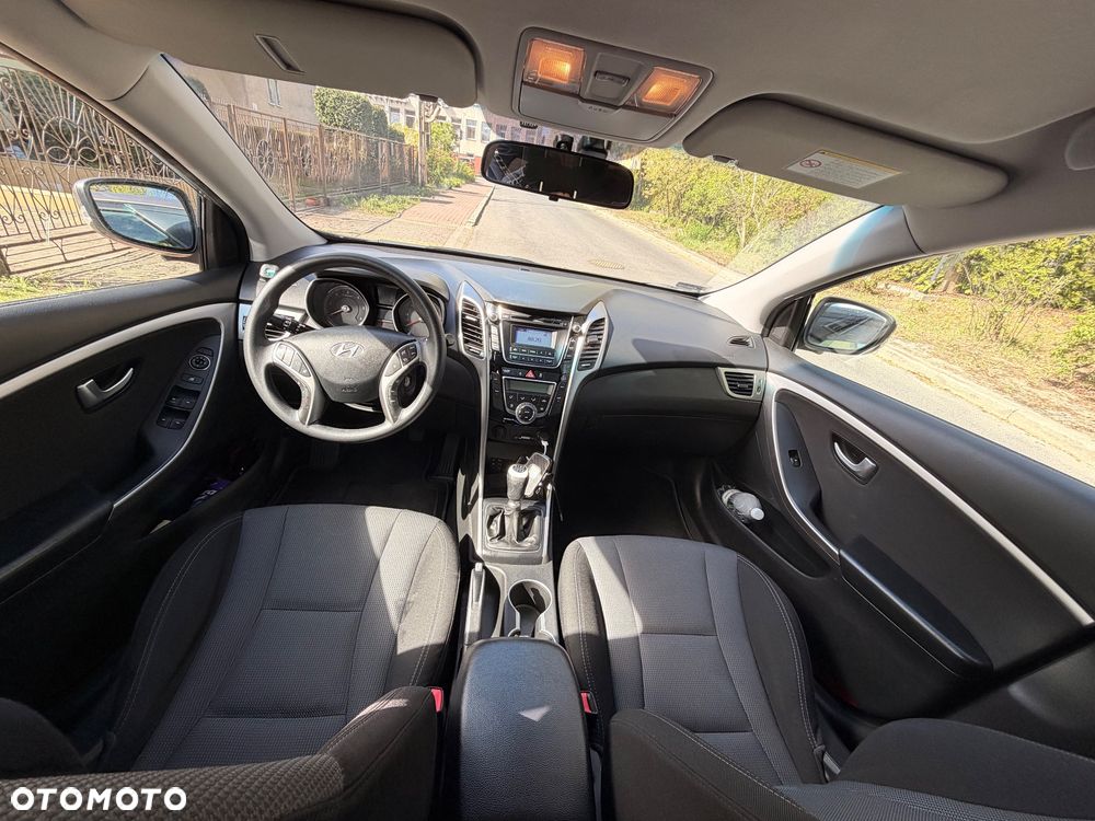 Hyundai i30 blue Kombi 1.6 CRDi Style - 9