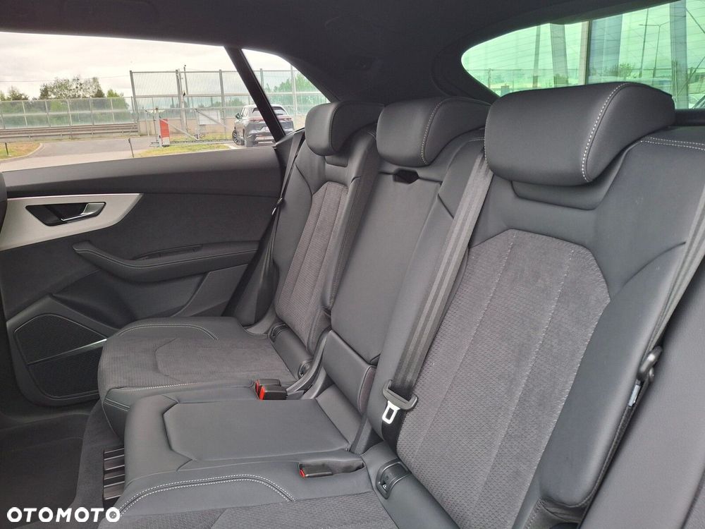 Audi Q8 - 23