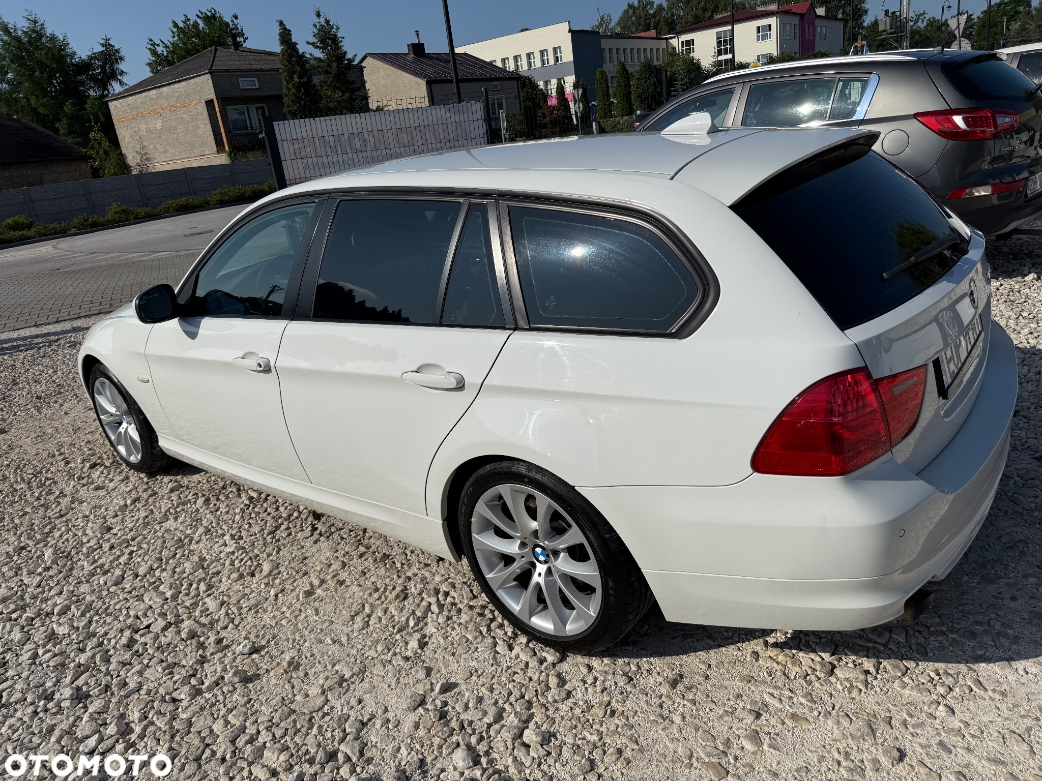 BMW Seria 3 318d DPF Touring Edition Exclusive - 21