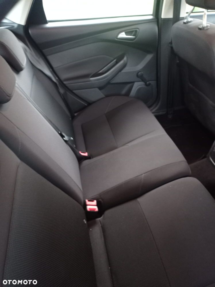 Ford Focus 1.0 EcoBoost Ambiente - 19