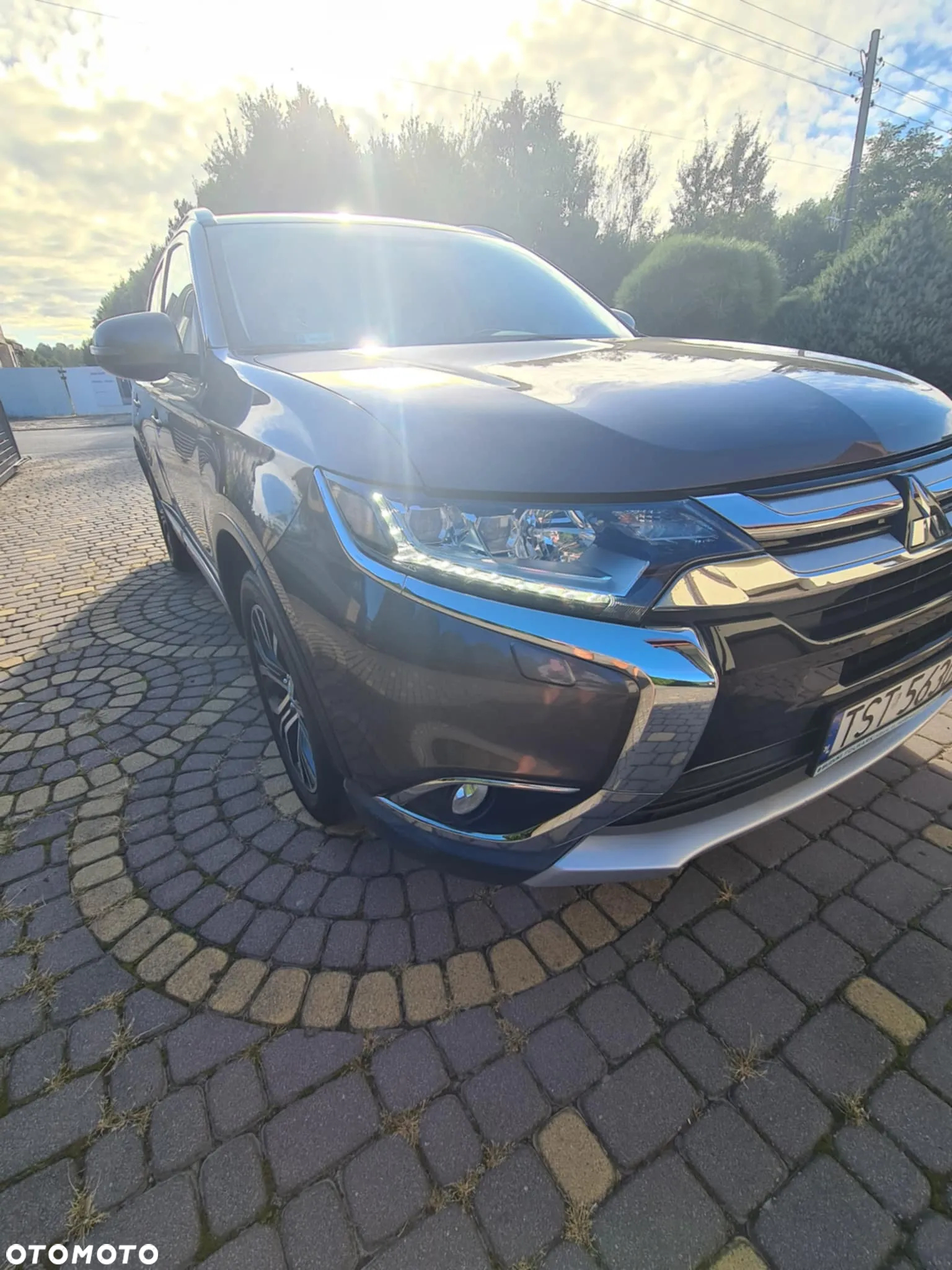 Mitsubishi Outlander 2.0 Intense + Navi 4WD CVT - 19