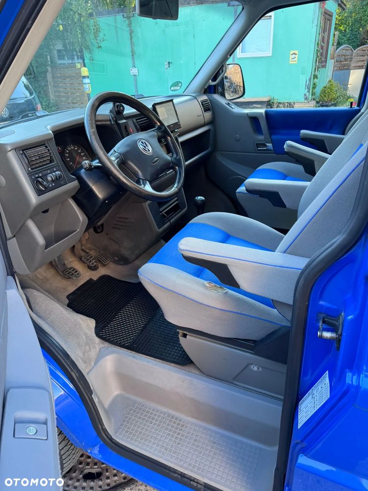 Volkswagen Multivan - 16